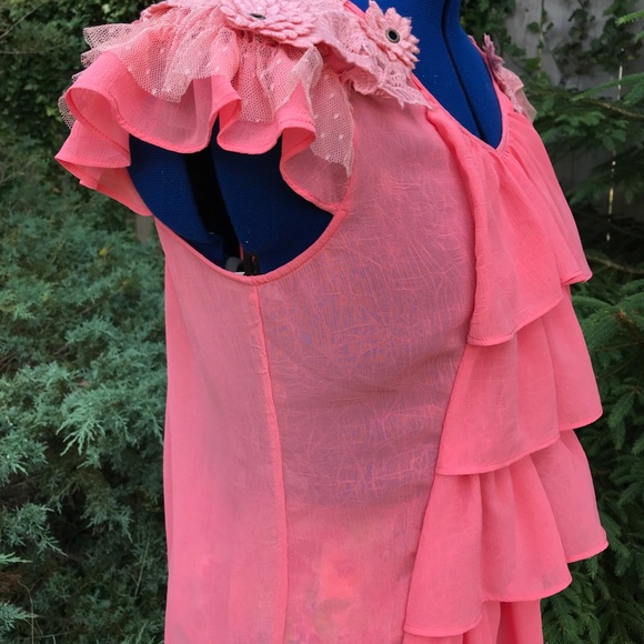 *NWT* Pink Chiffon Ruffle Sleeveless Blouse - Picture 3 of 10